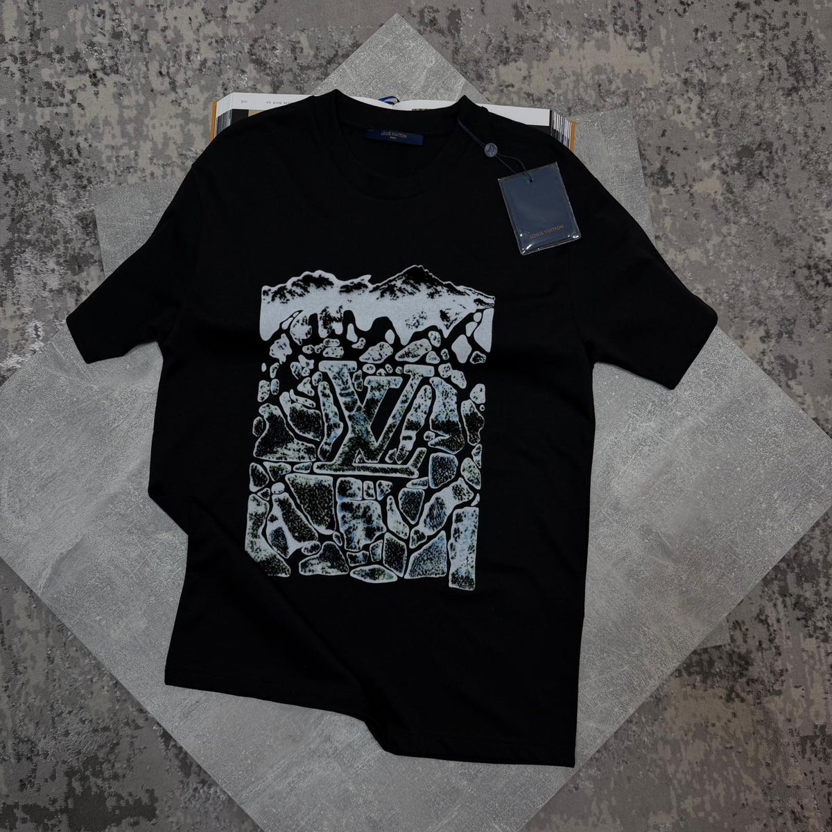 LV Tshirt Black image 0