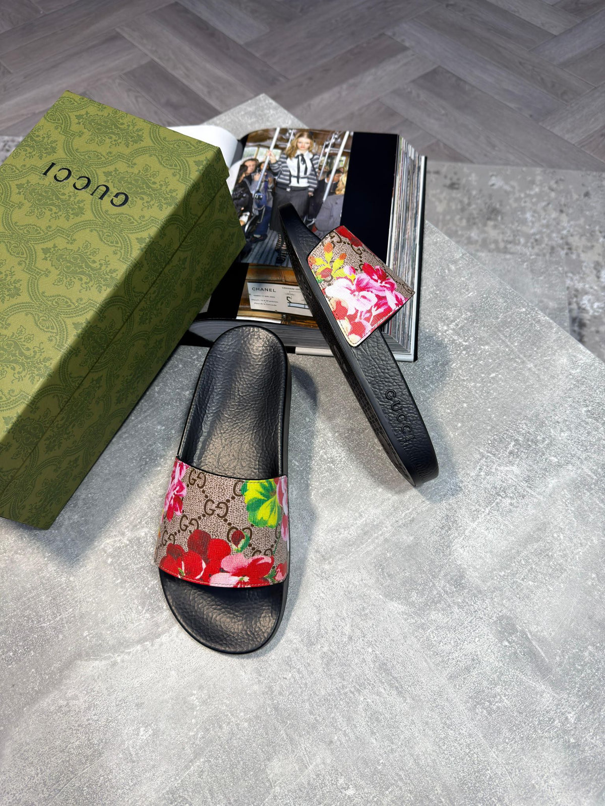 Gucci Sliders Women image 2