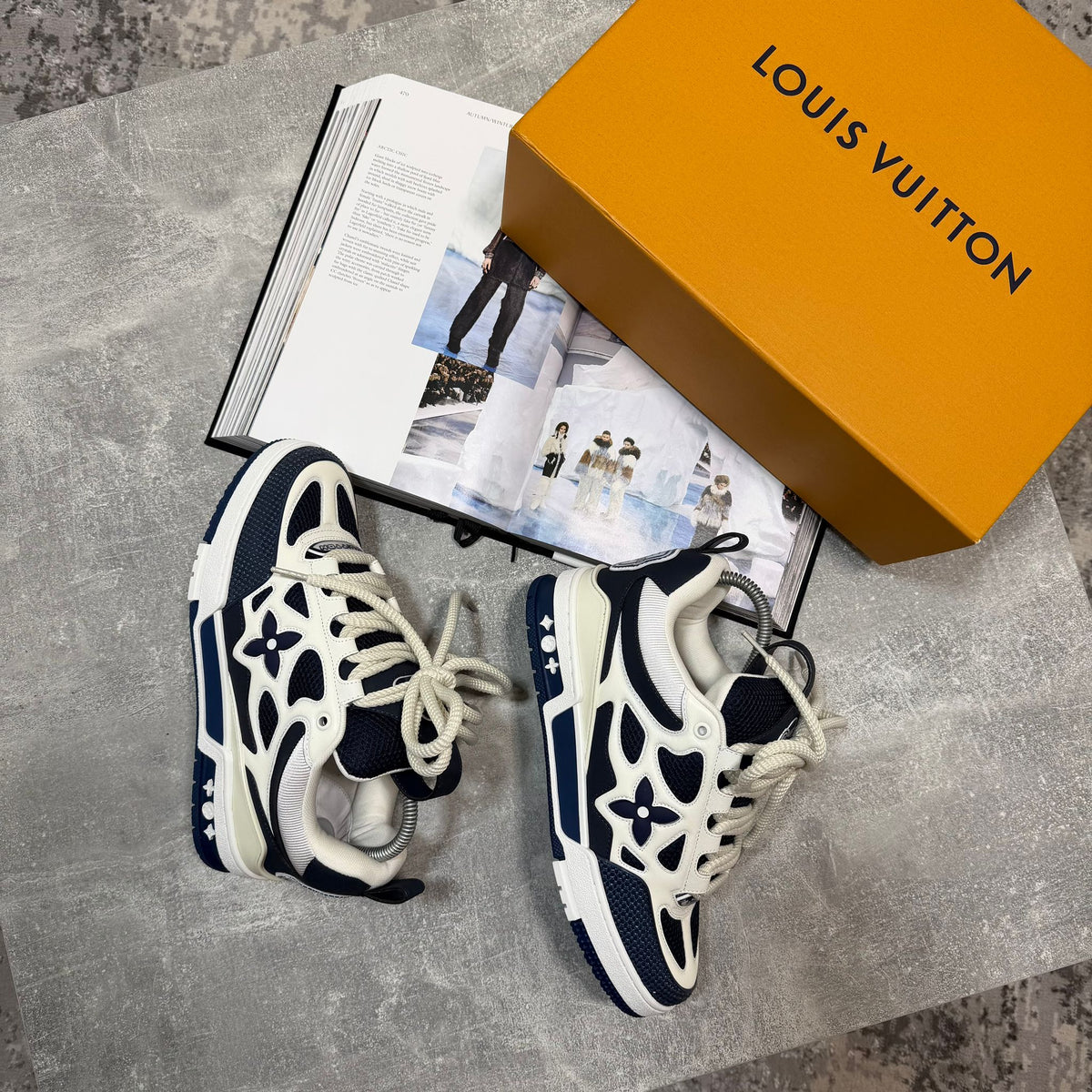 LV skates blue image 2