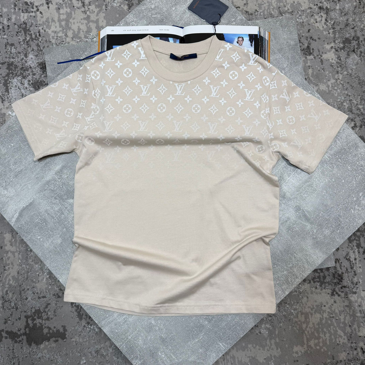 LV Tshirt Beige image 0