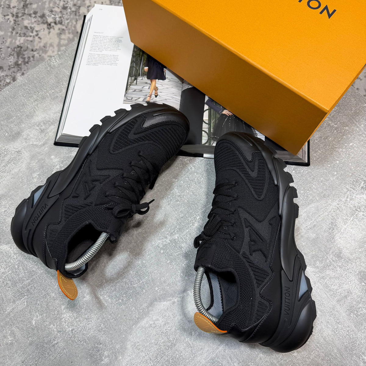 LV Sneaks All Black image 5