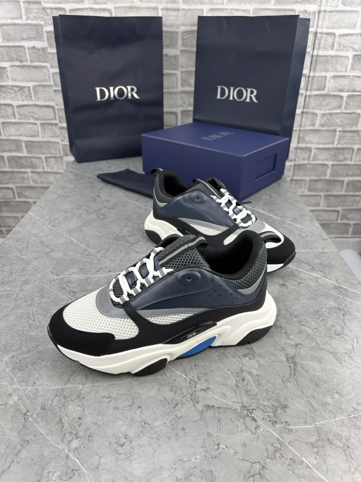 B22 WHITE BLUE image 4