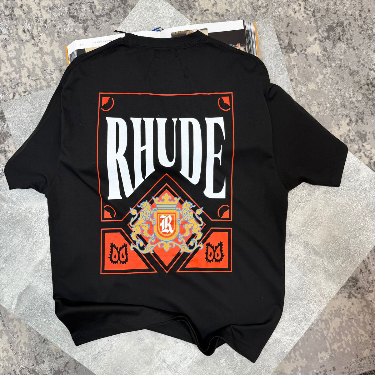 Hude Tshirt Black image 1