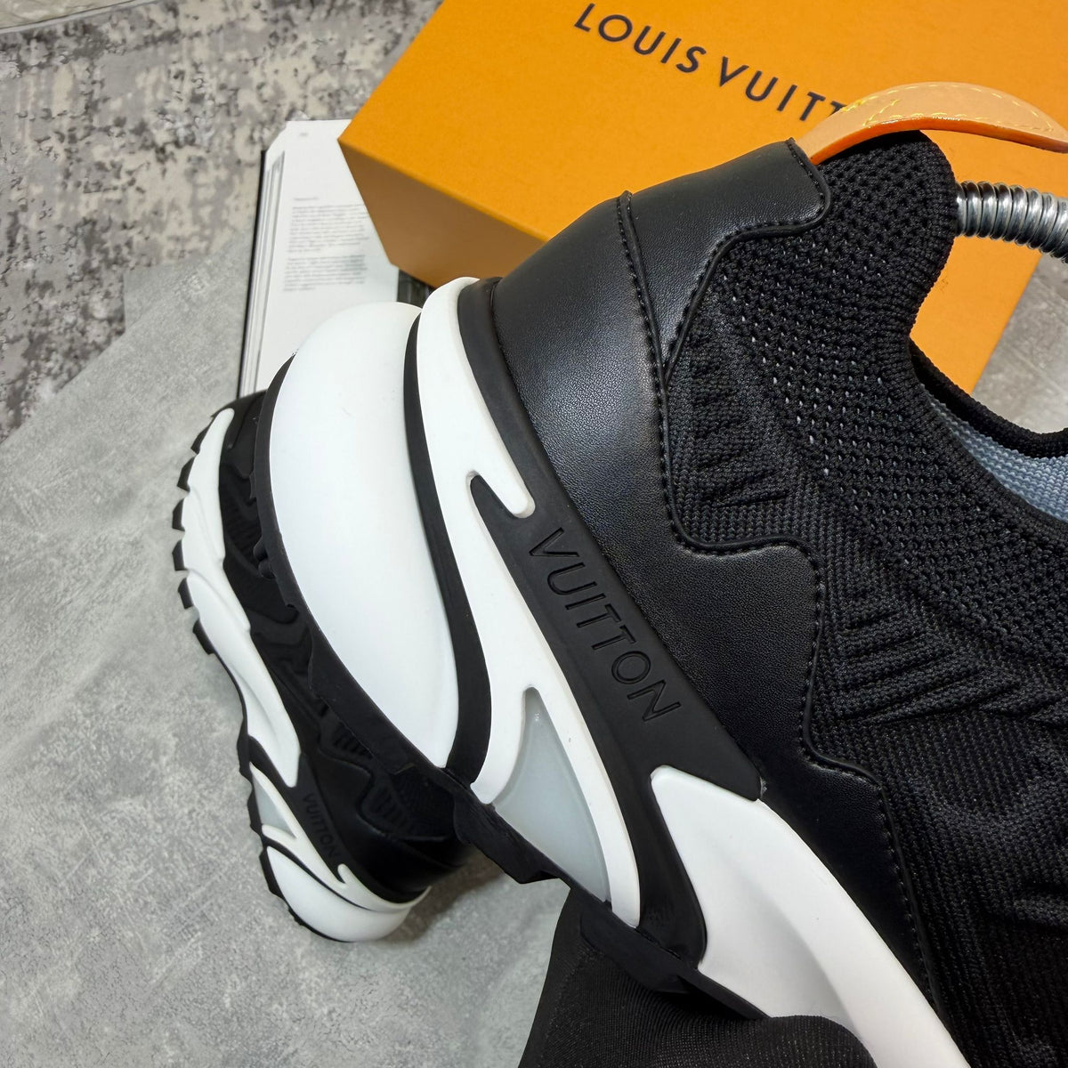 LV Sneaks Black image 3