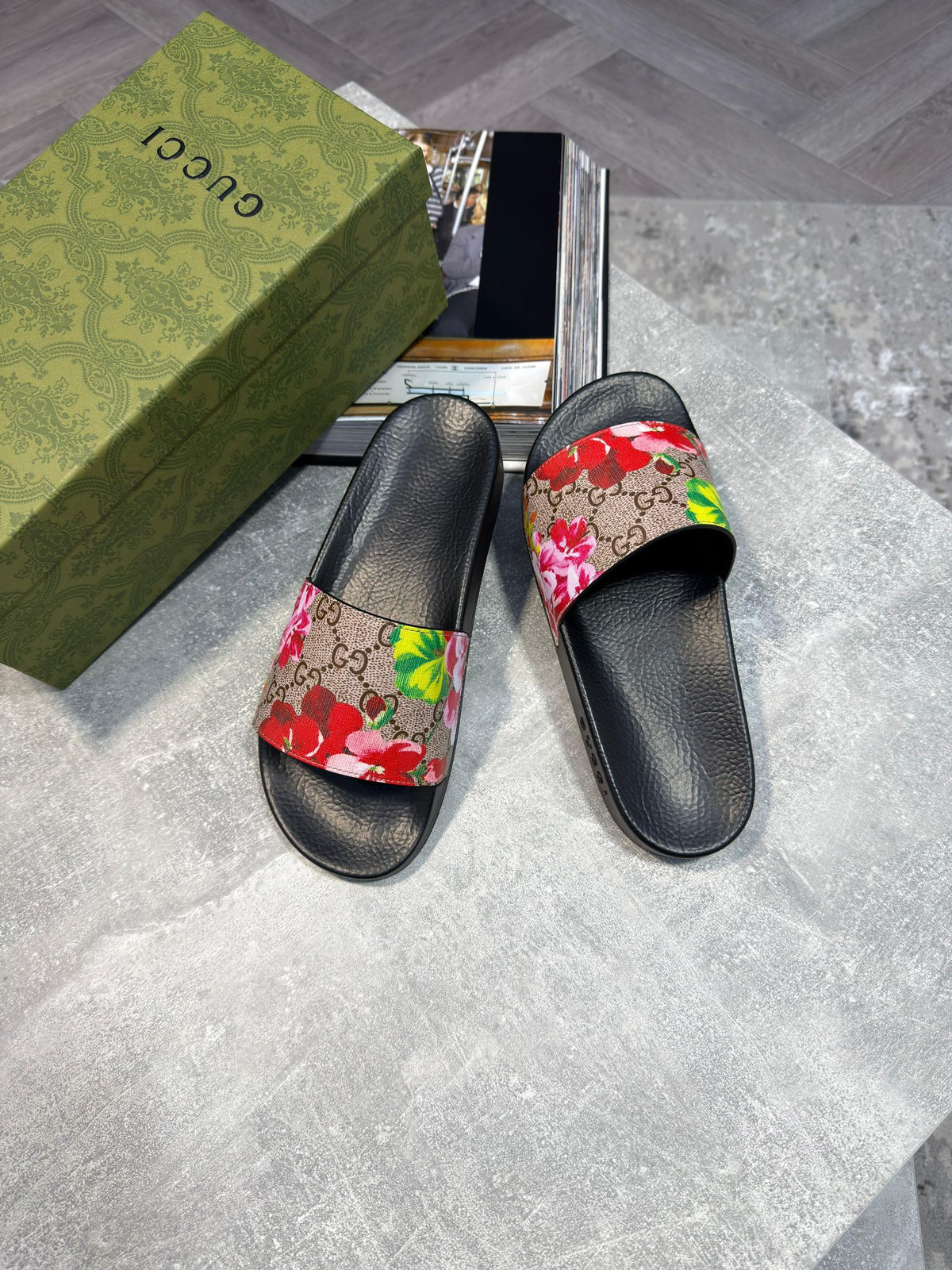 Gucci Sliders Women image 0