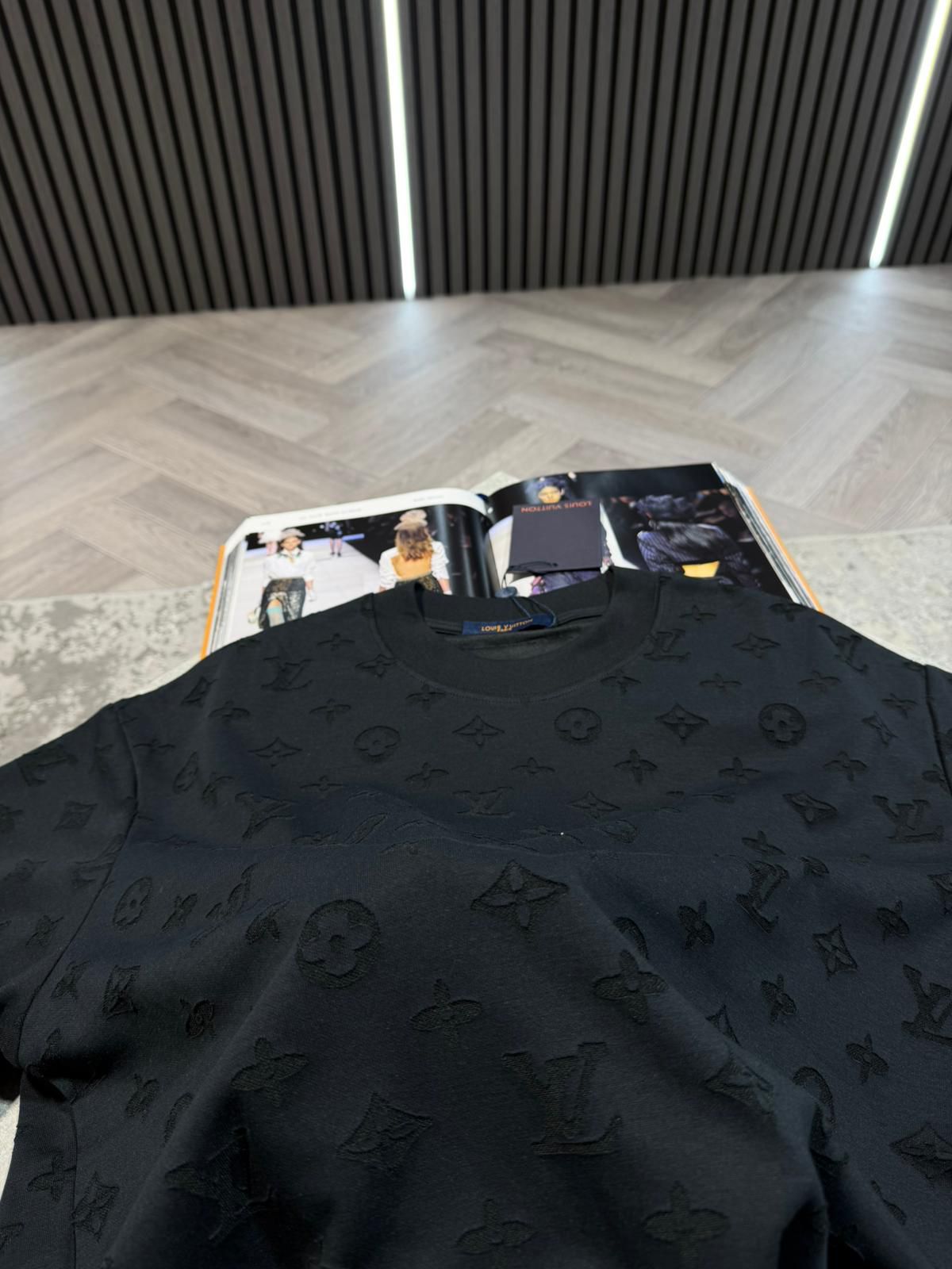 LV Tshirt Black image 2