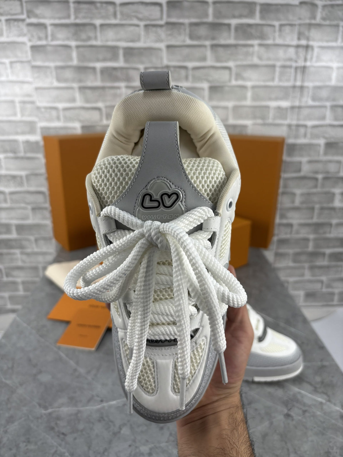 LV SNEAK image 5
