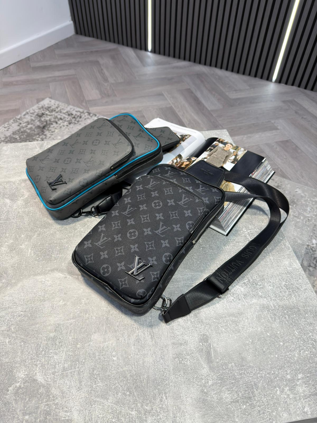 LV shoulder Bag image 9