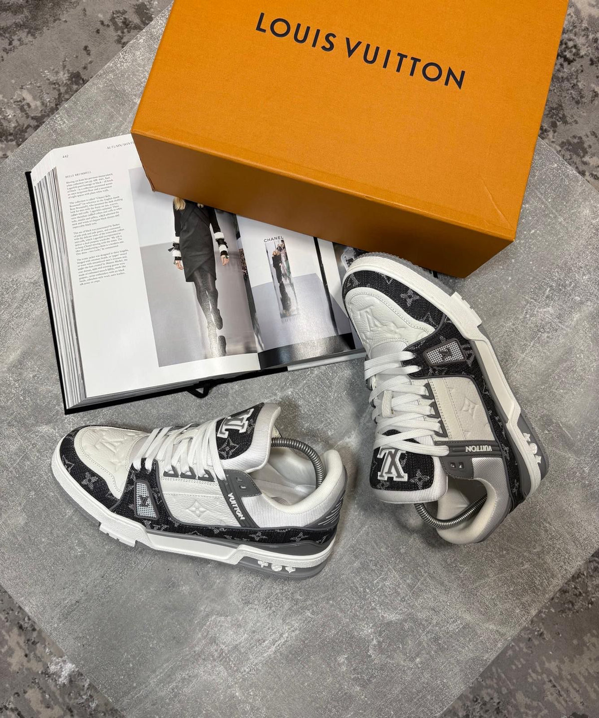 LV Sneaks Grey image 2