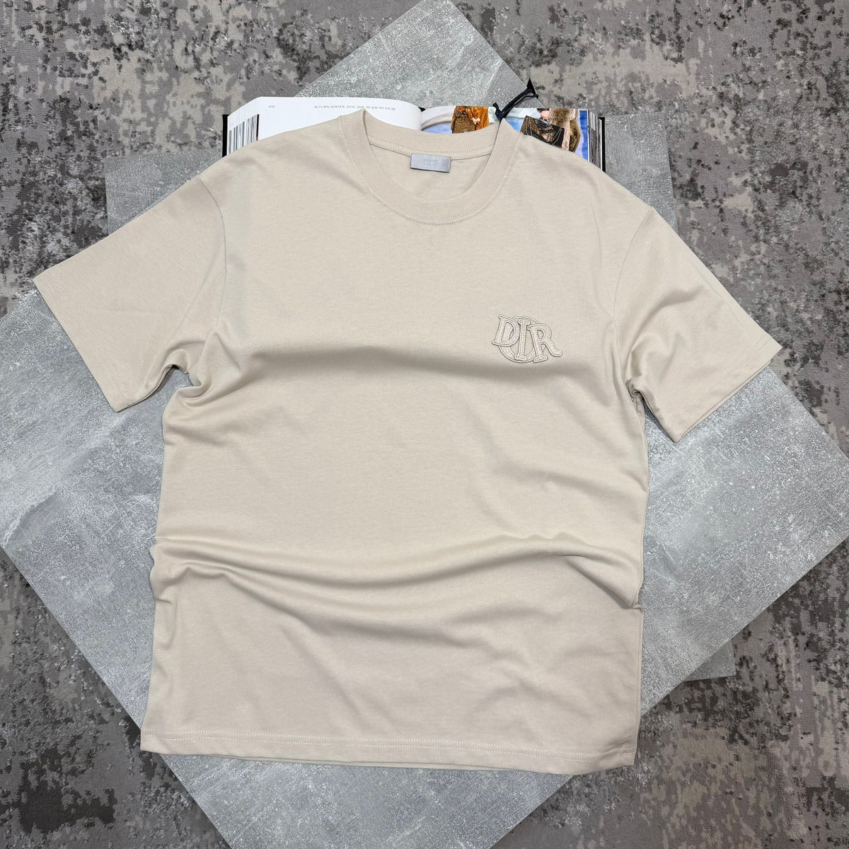 IOR Tshirt Biege image 0