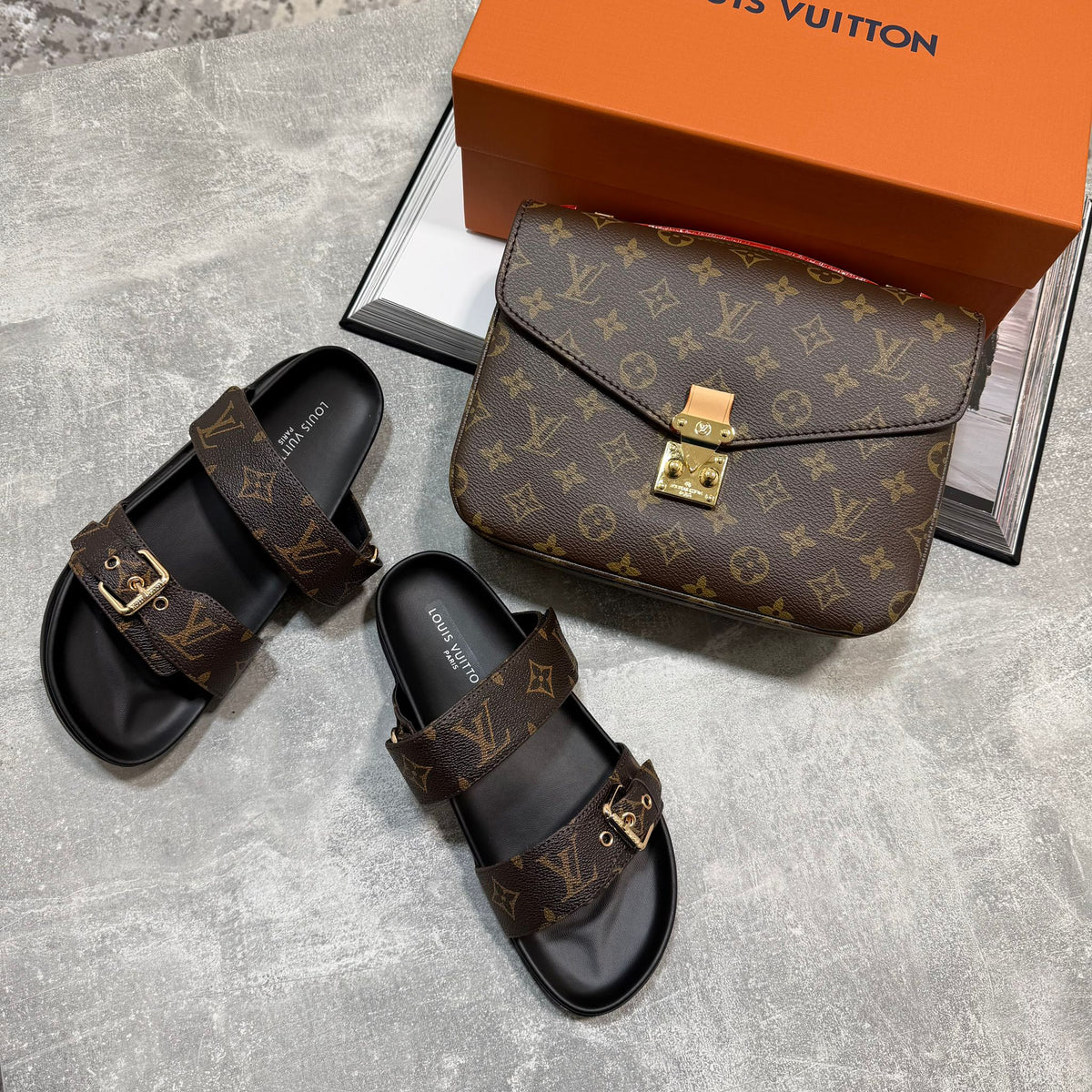LV Slides Women image 3