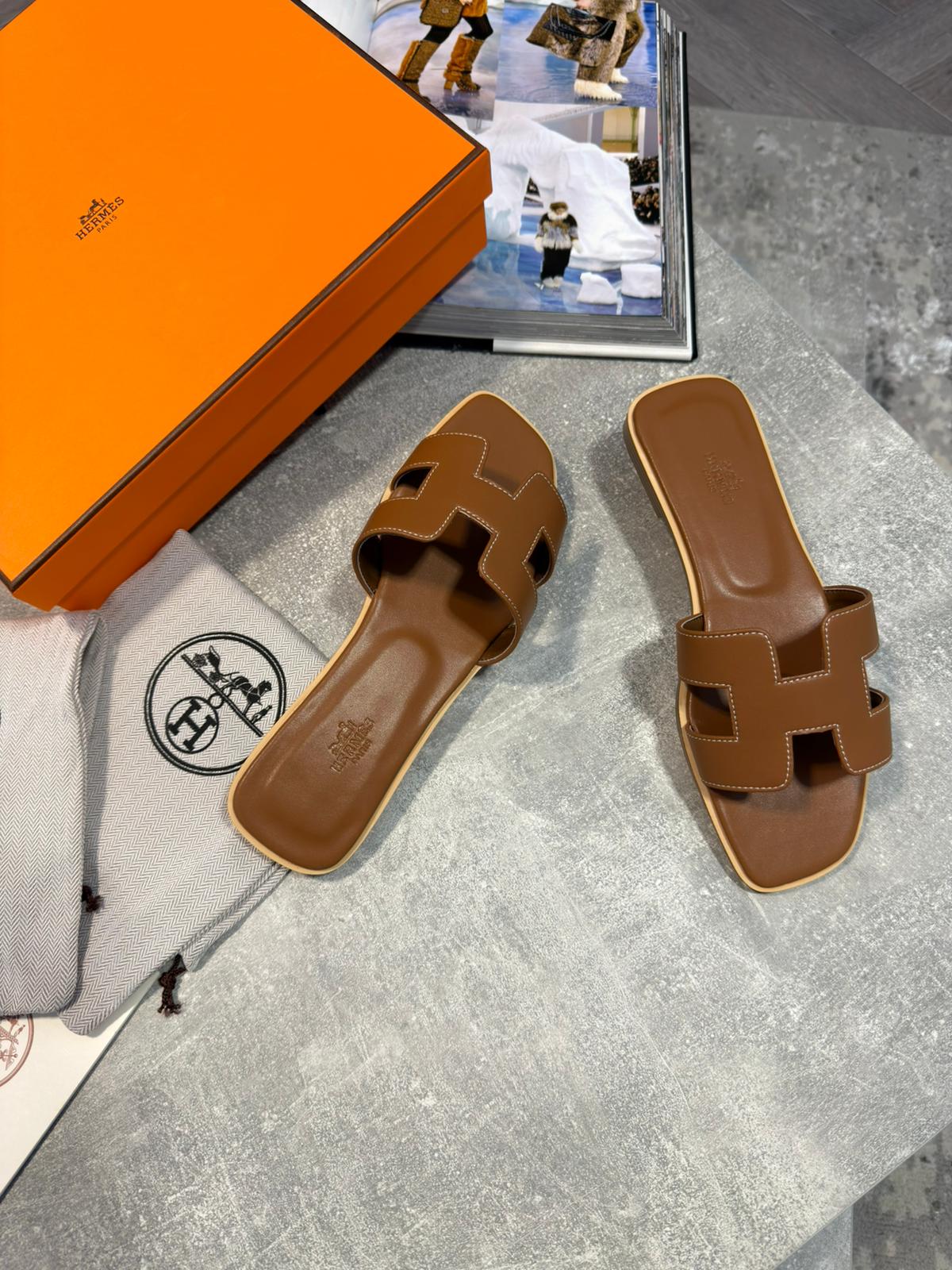Herm Women sliders image 1