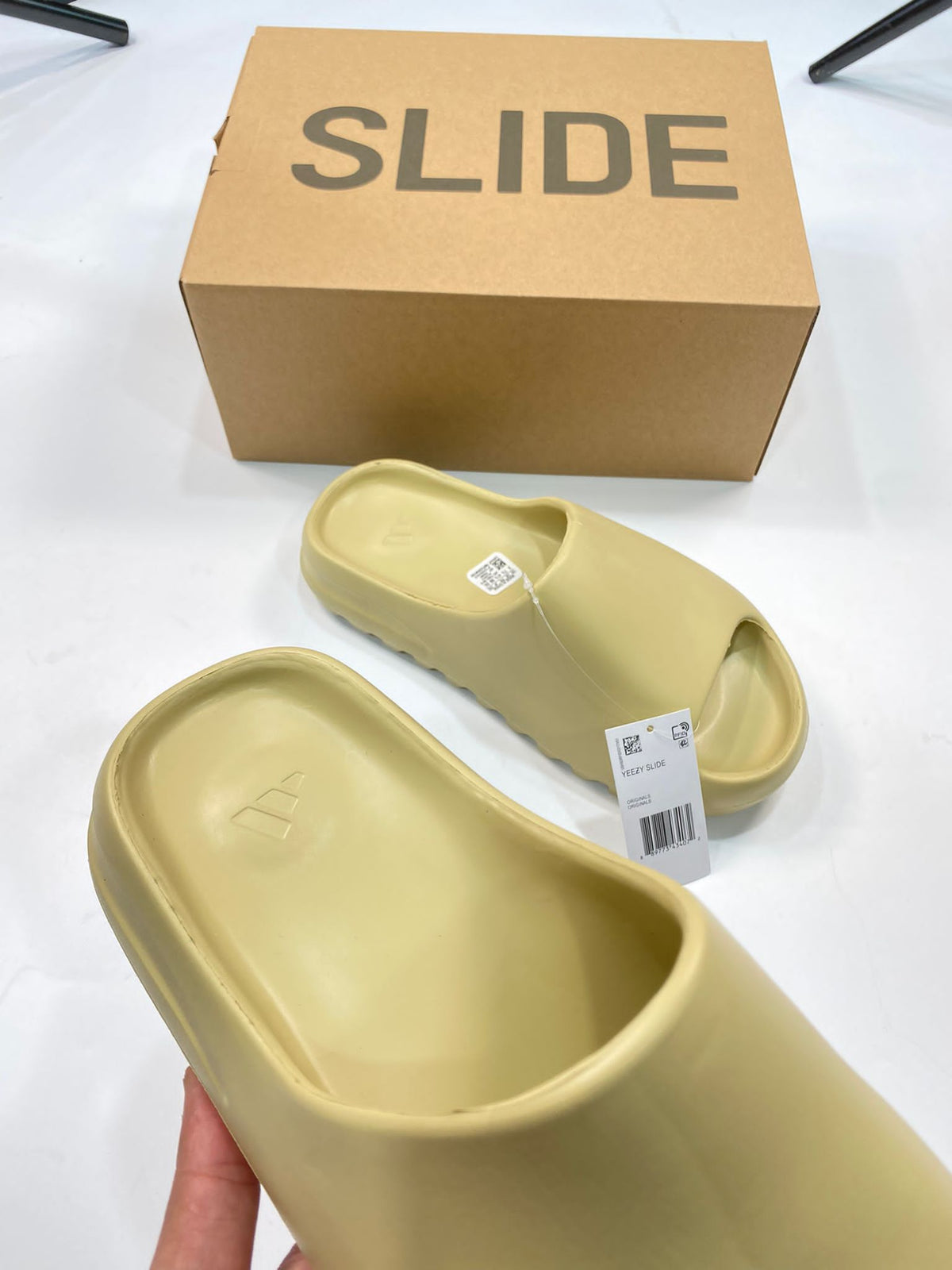 CREAM YZY SLIDE image 2