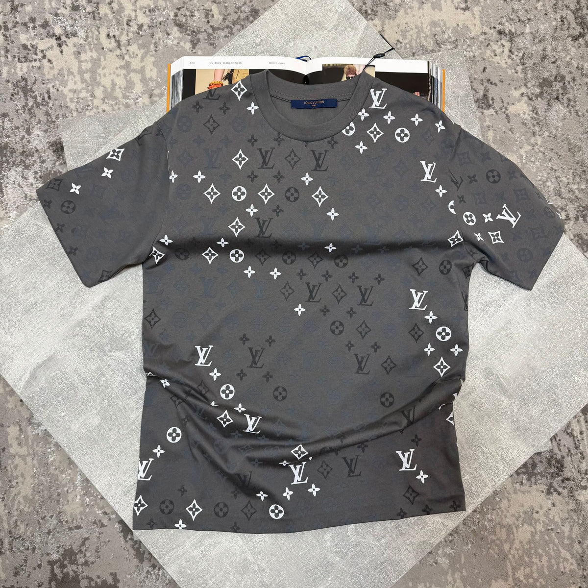 LV tshirt Grey image 0