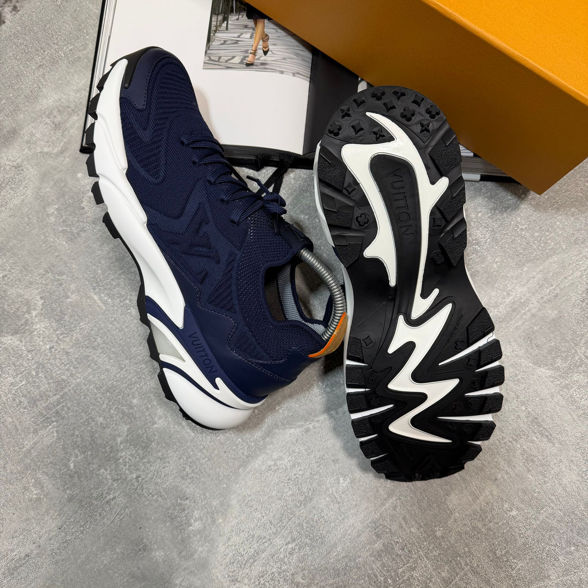 LV Sneaks Blue image 5