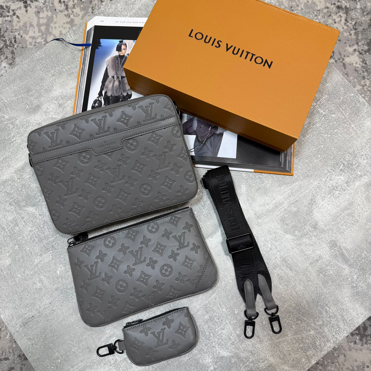 LV Messenger Grey image 2