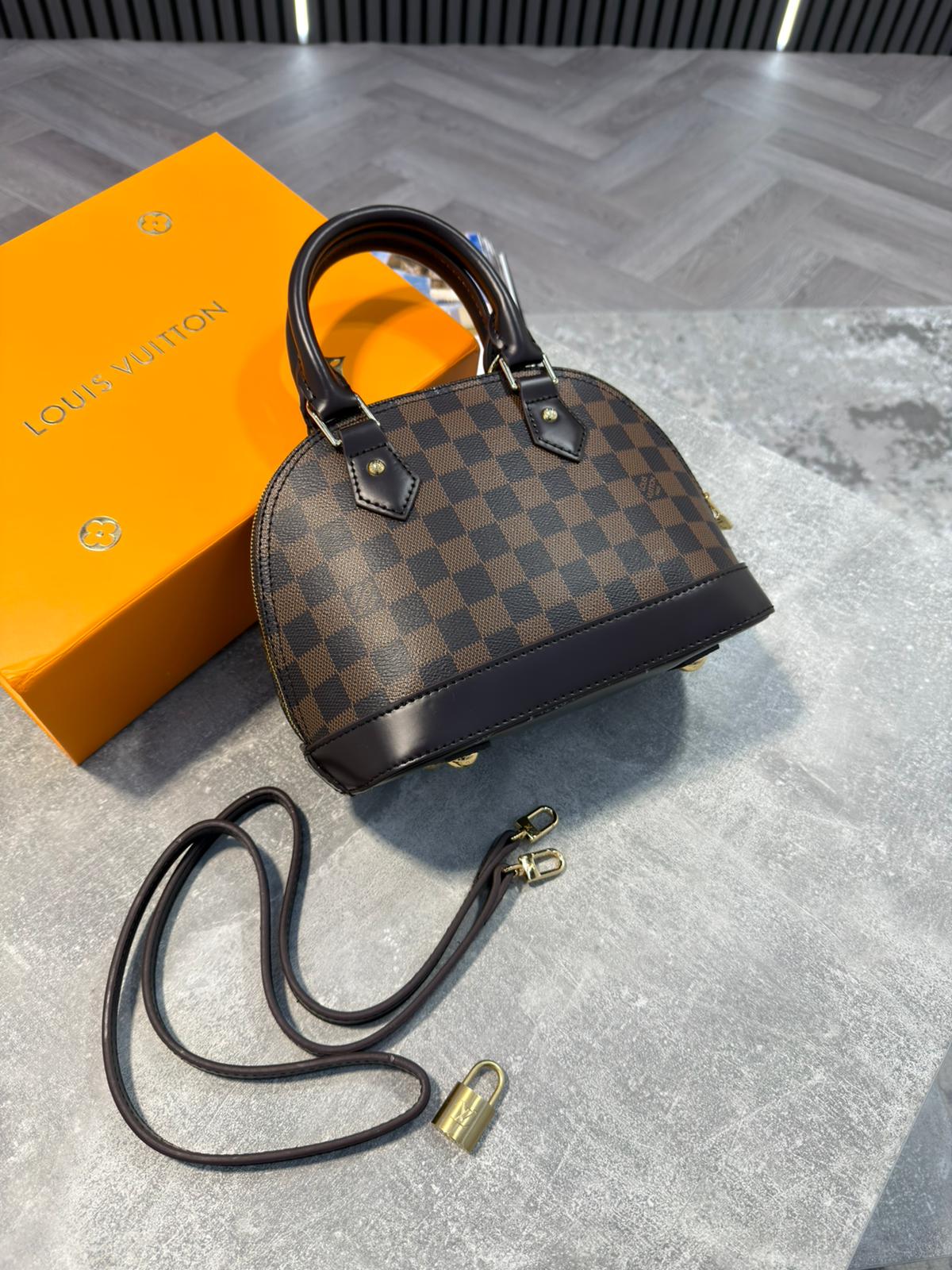 LV Alma BB Bag Monogram image 0