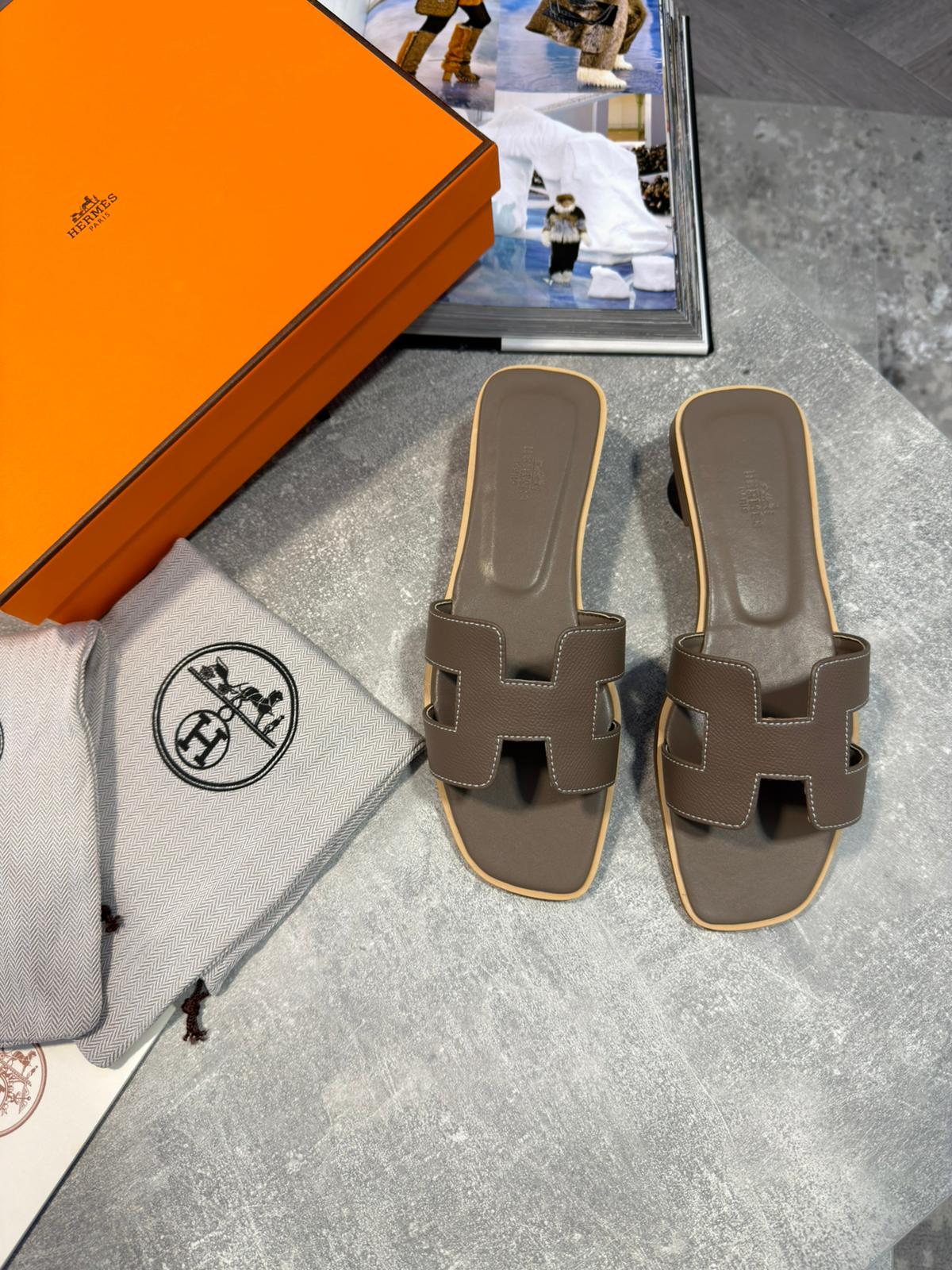 Herm Women sliders image 0