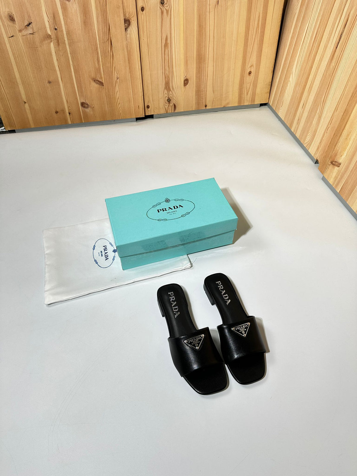 PDA BLACK SLIDES image 6
