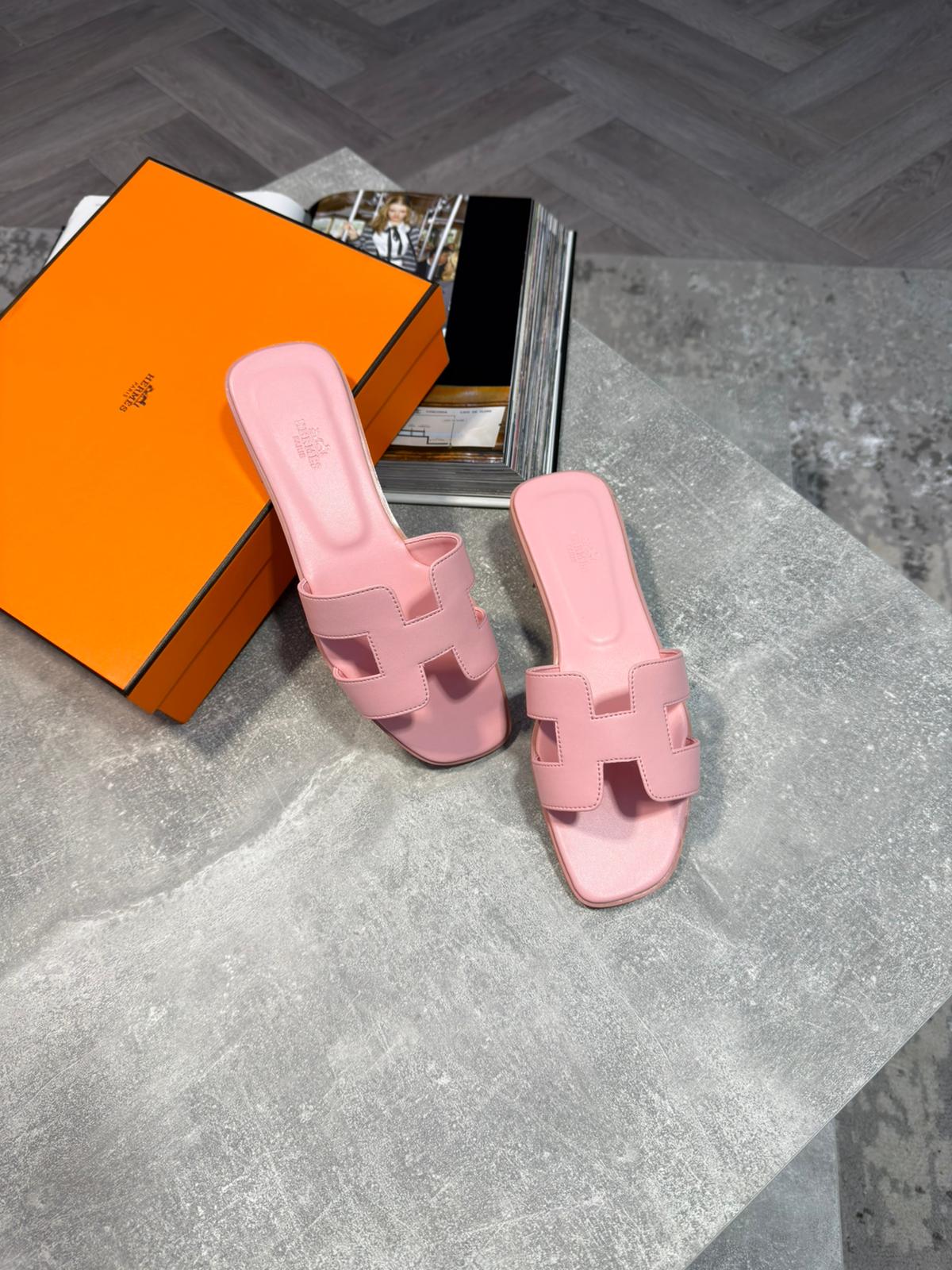 Herm Sliders Women image 3