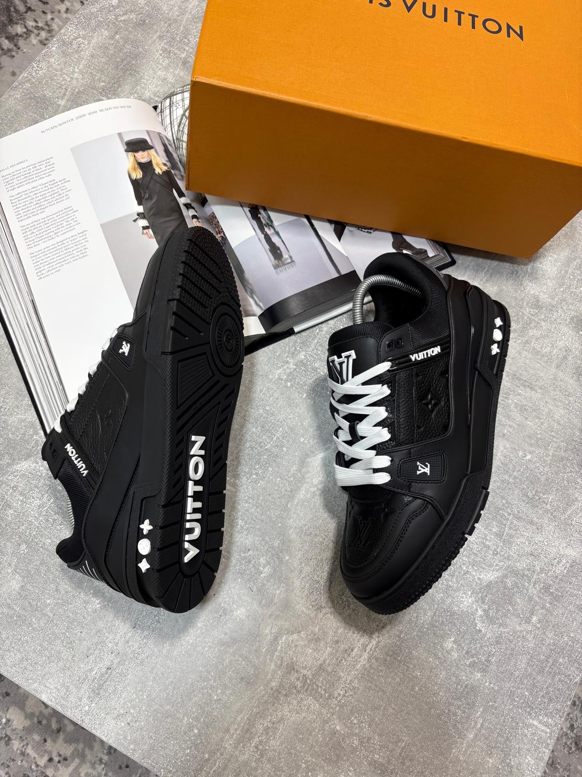 LV Sneaks Black image 2