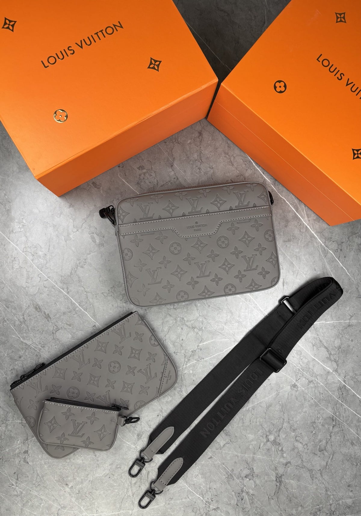 LV BAG GREY image 0