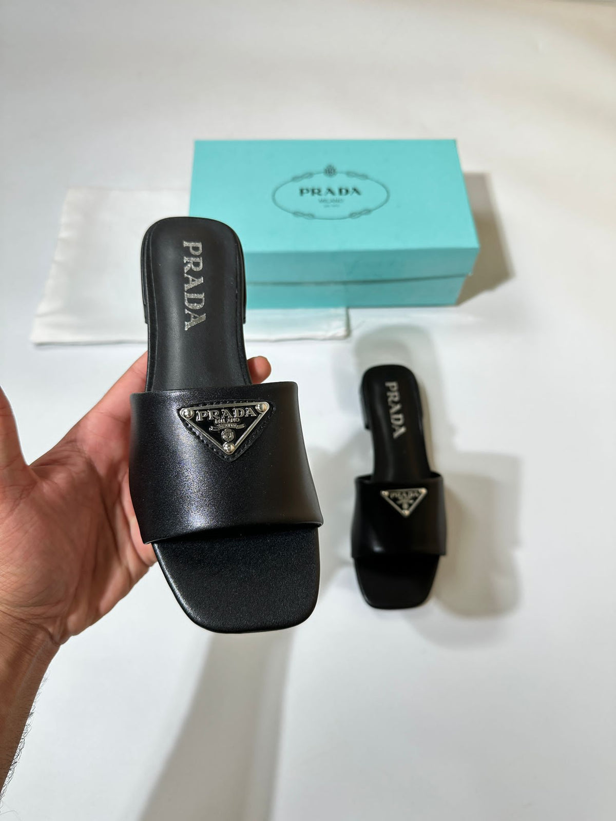 PDA BLACK SLIDES image 3