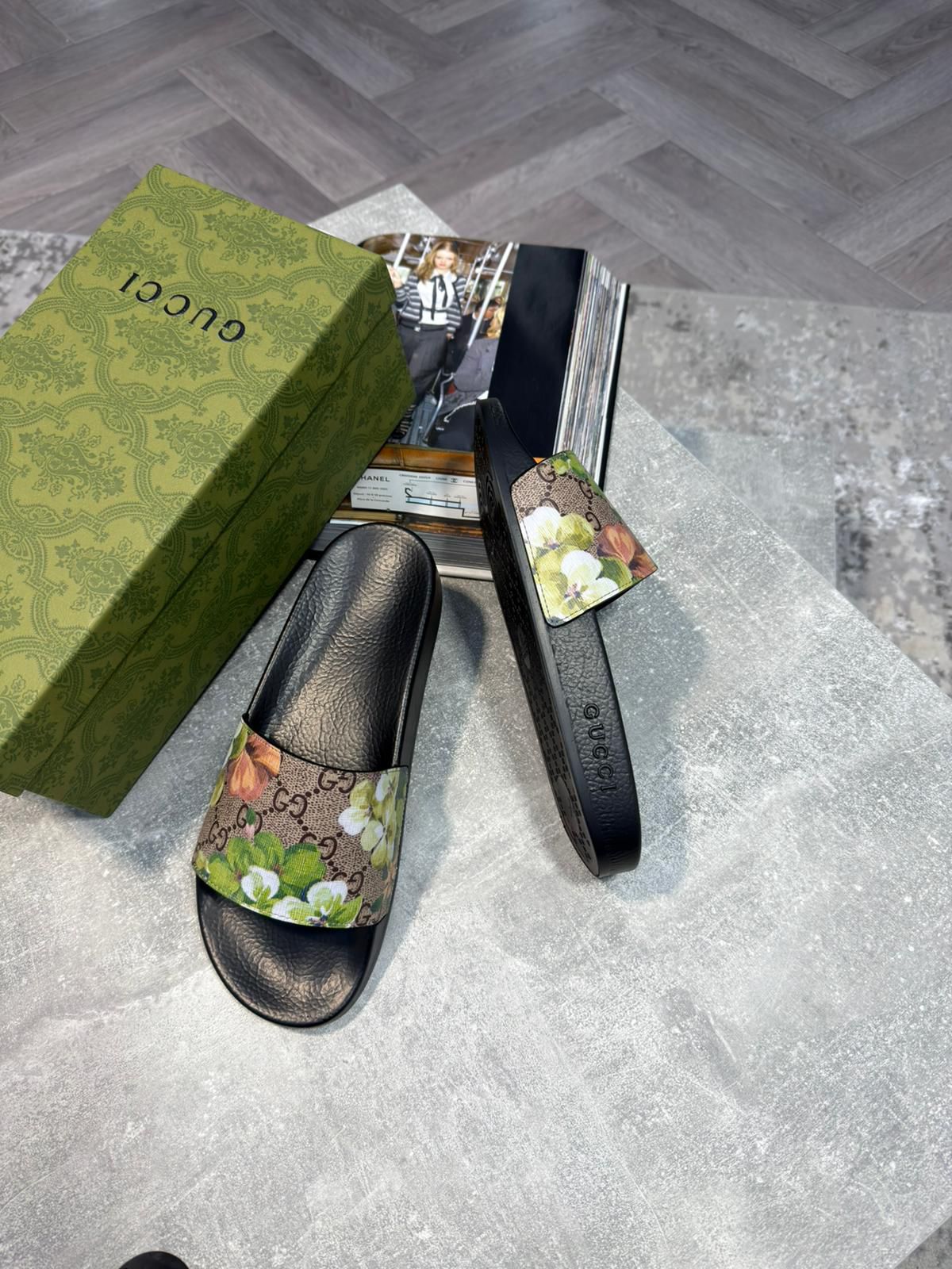 Gucci Sliders Women image 2