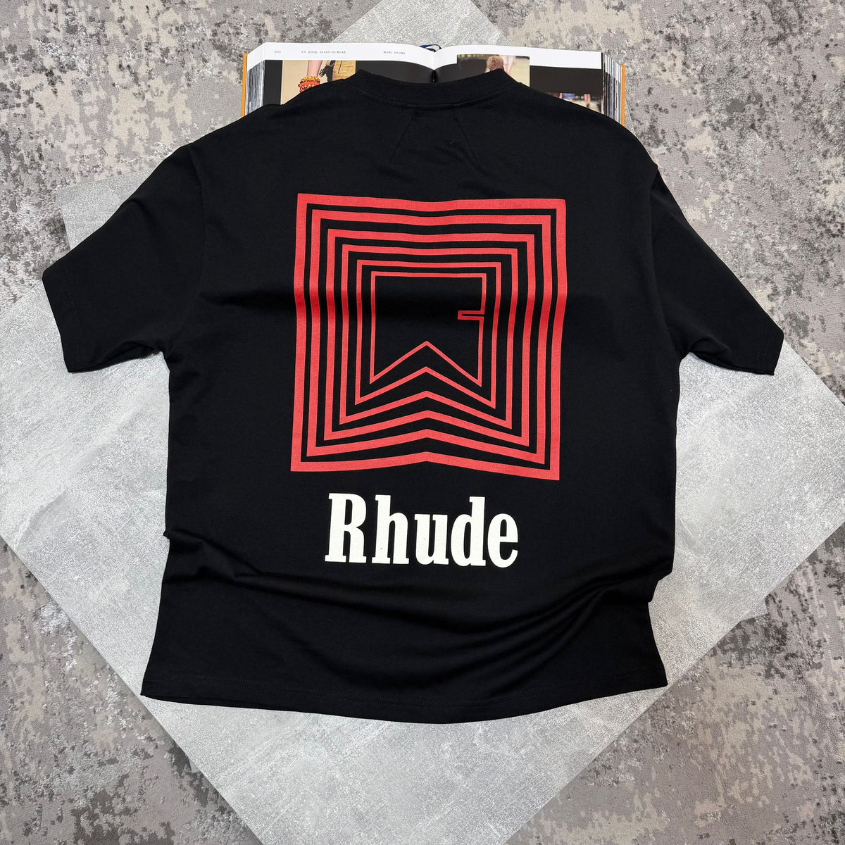 Hude Tshirt Black image 1