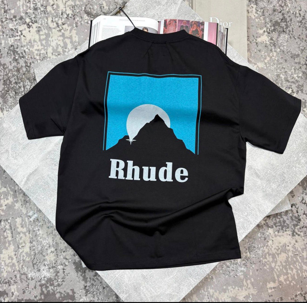Hude Tshirt Black image 1