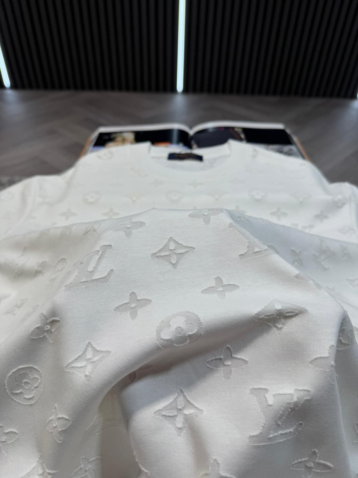 LV Tshirt White image 2