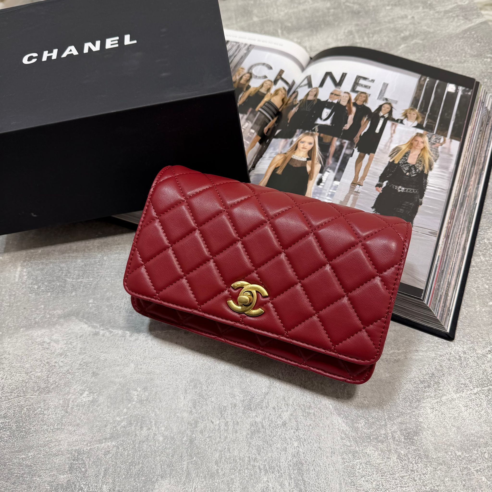 CHN Bag Burgandy image 3