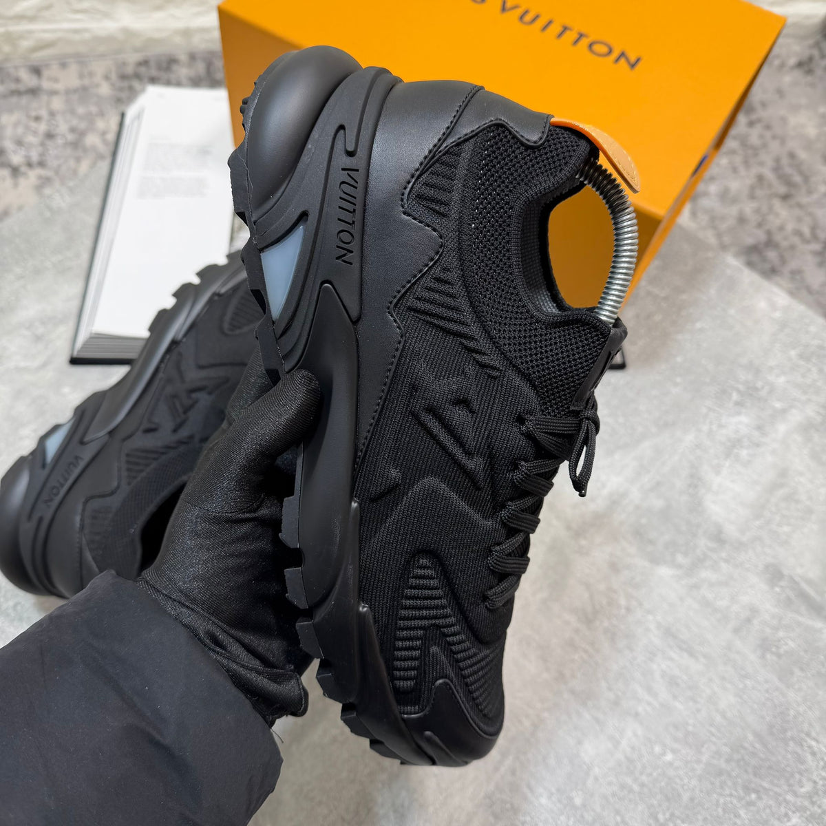 LV Sneaks All Black image 4