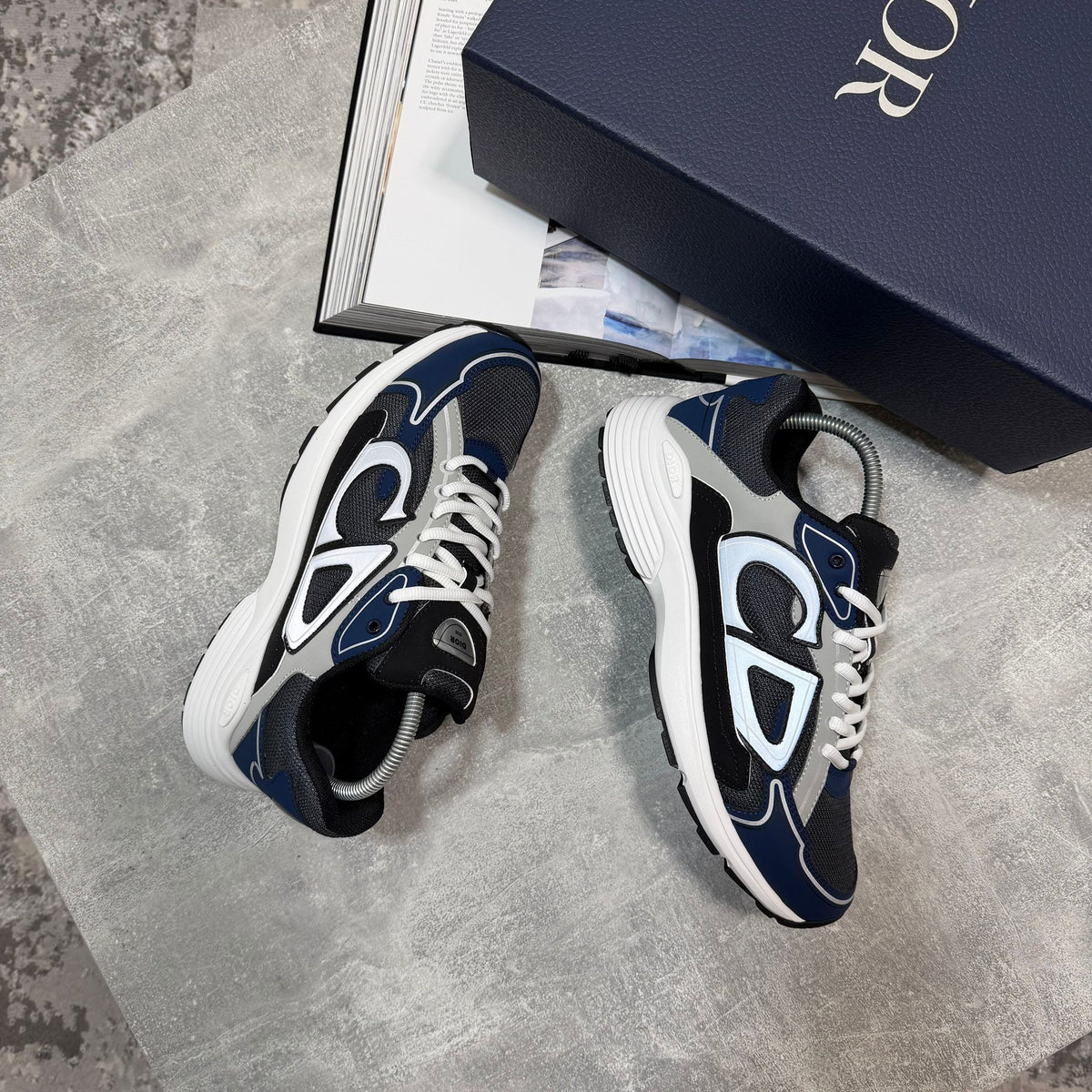 IOR B30 Blue n white image 0