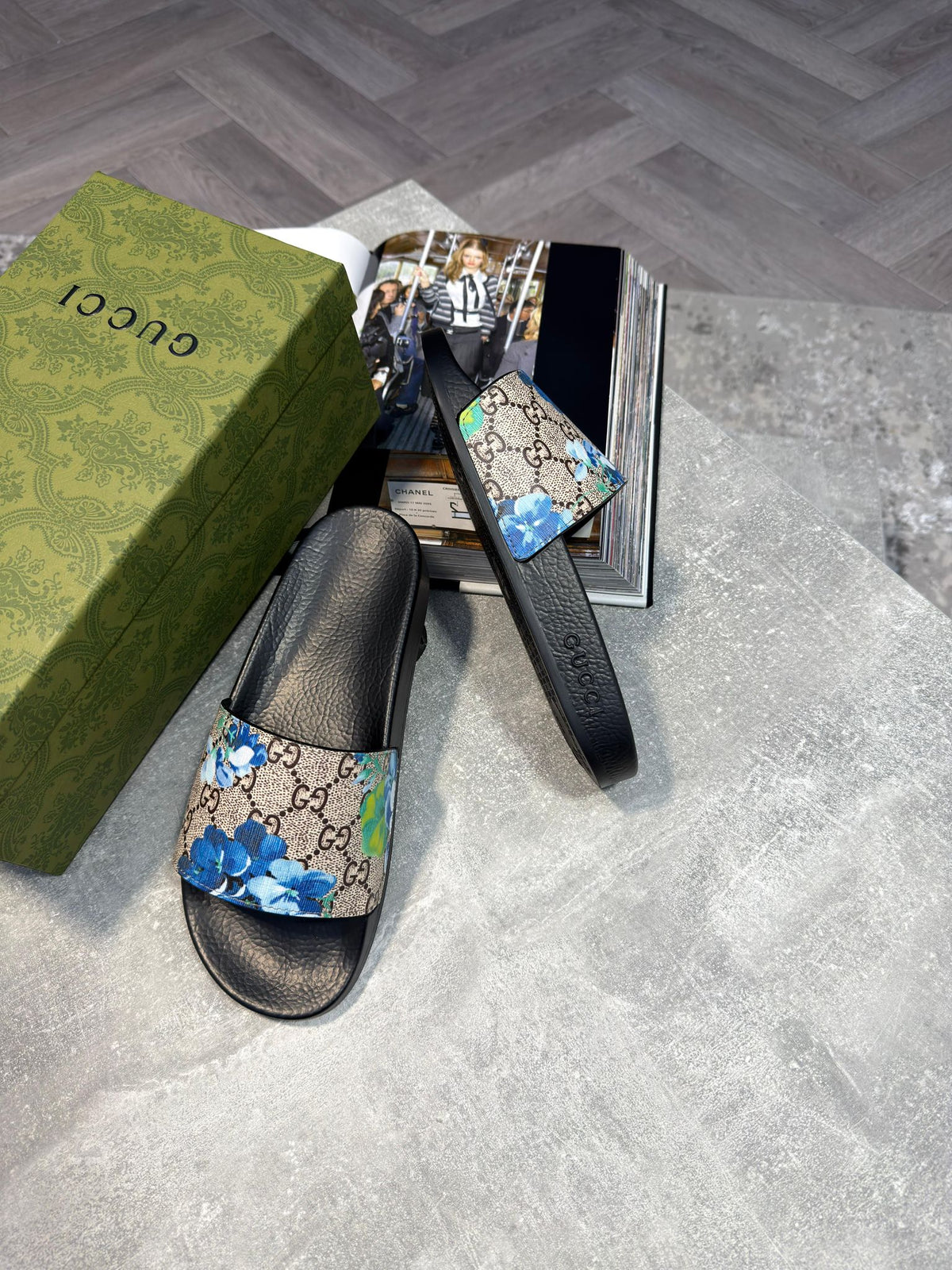 Gucci Sliders Women image 3