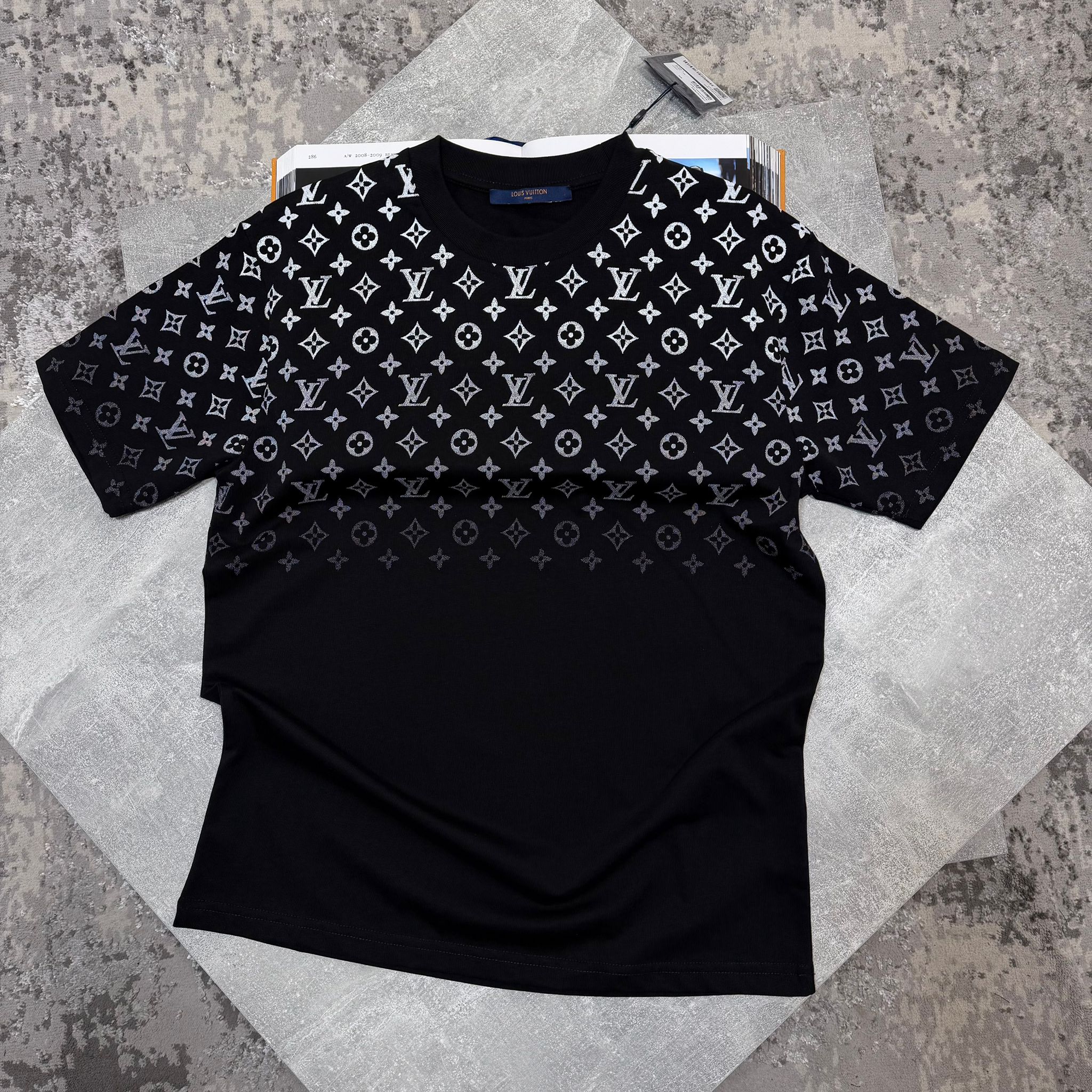 LV Tshirt Black image 0
