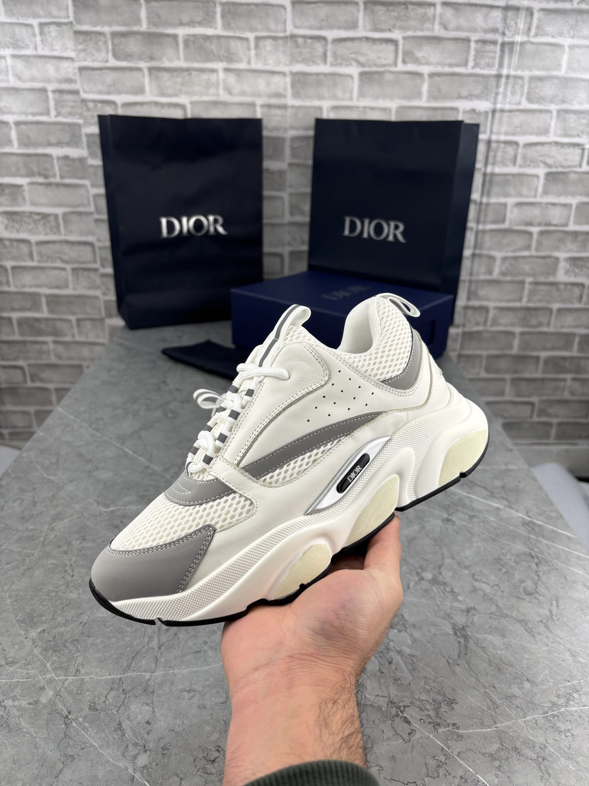 B22 WHITE - 7 image