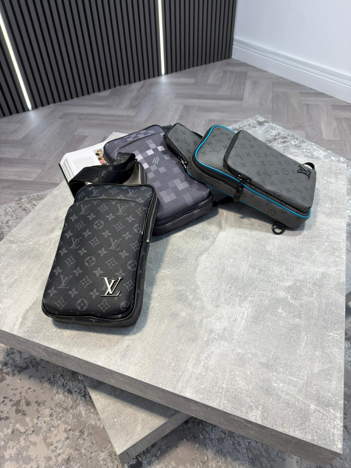 LV shoulder Bag image 5
