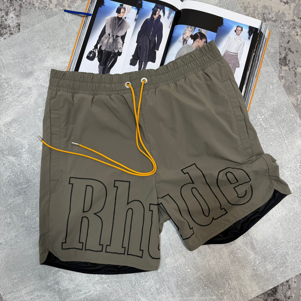 Hude shorts Army Green image 0