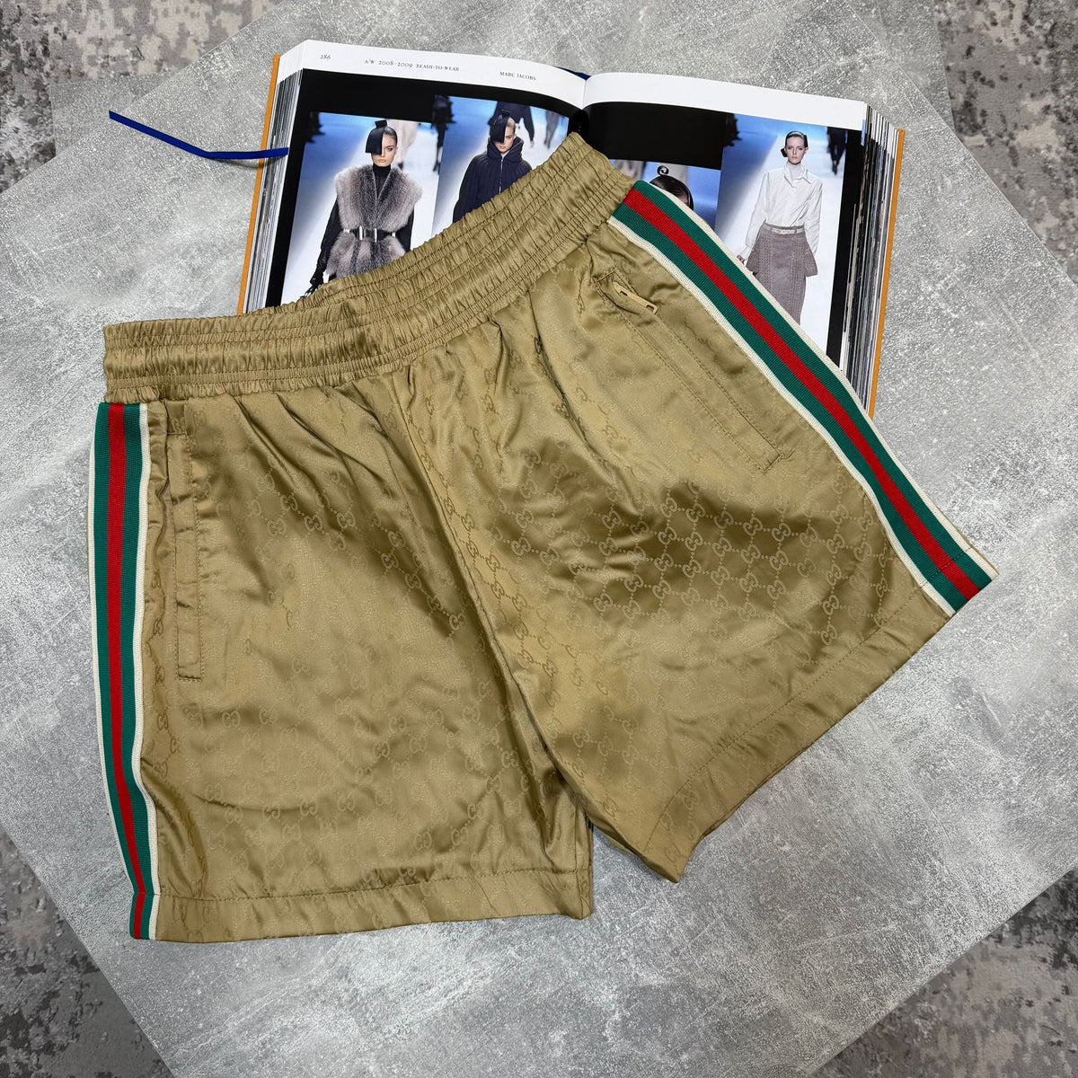 Ucci Shorts Khaki image 0