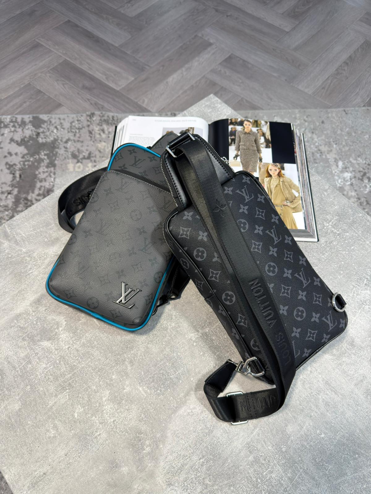 LV shoulder Bag image 7