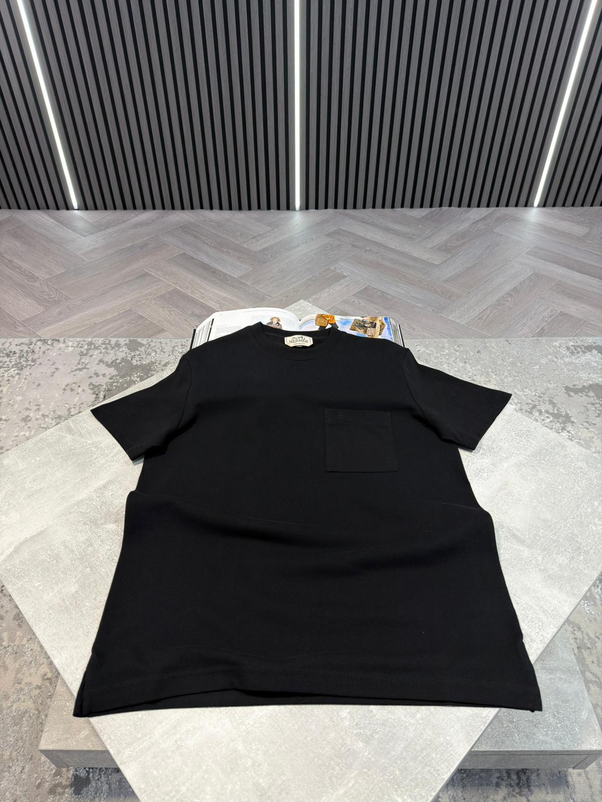 Herm Tshirt Black image 1