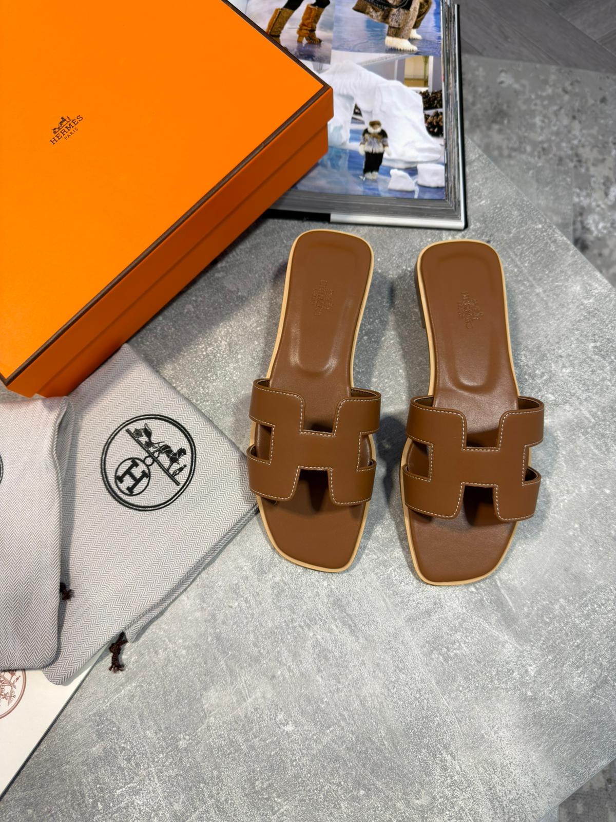Herm Women sliders image 0
