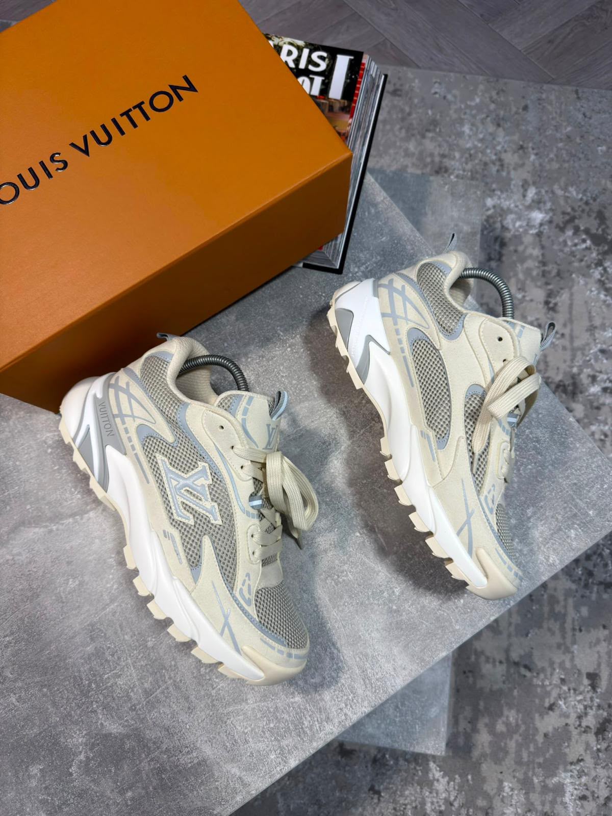 LV Tactic Runner White LV