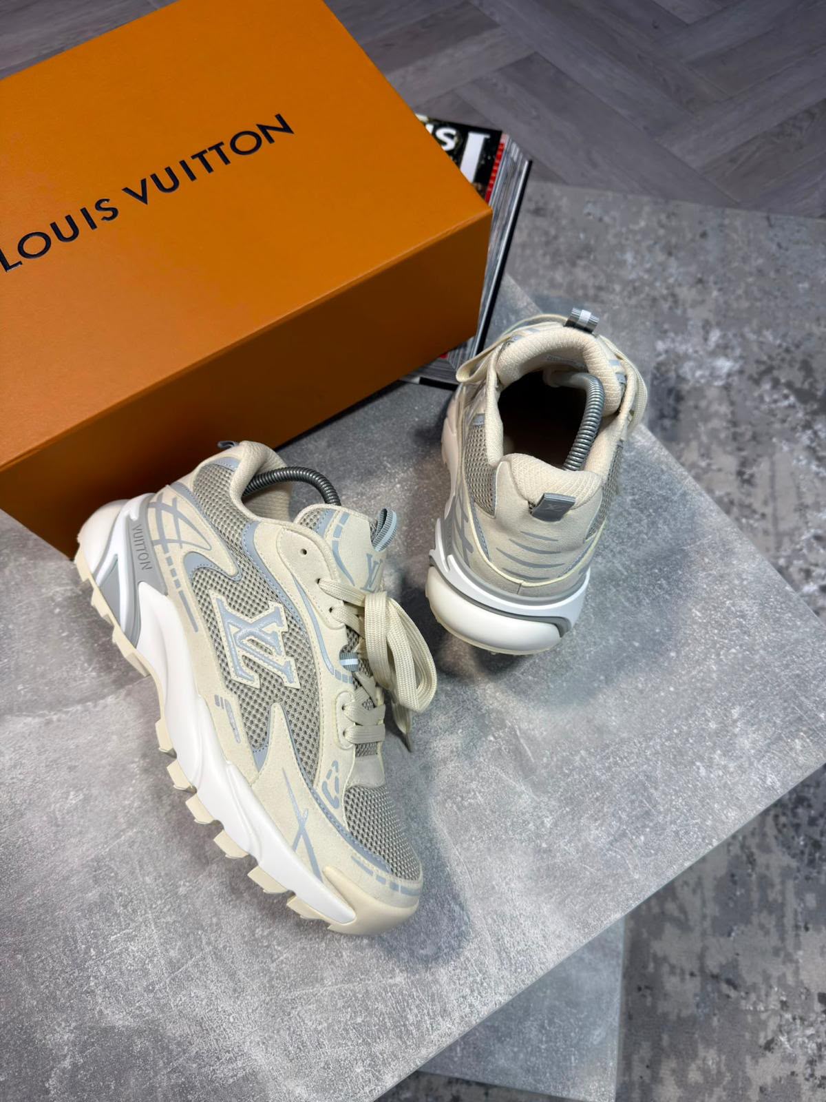 LV Tactic Runner White LV