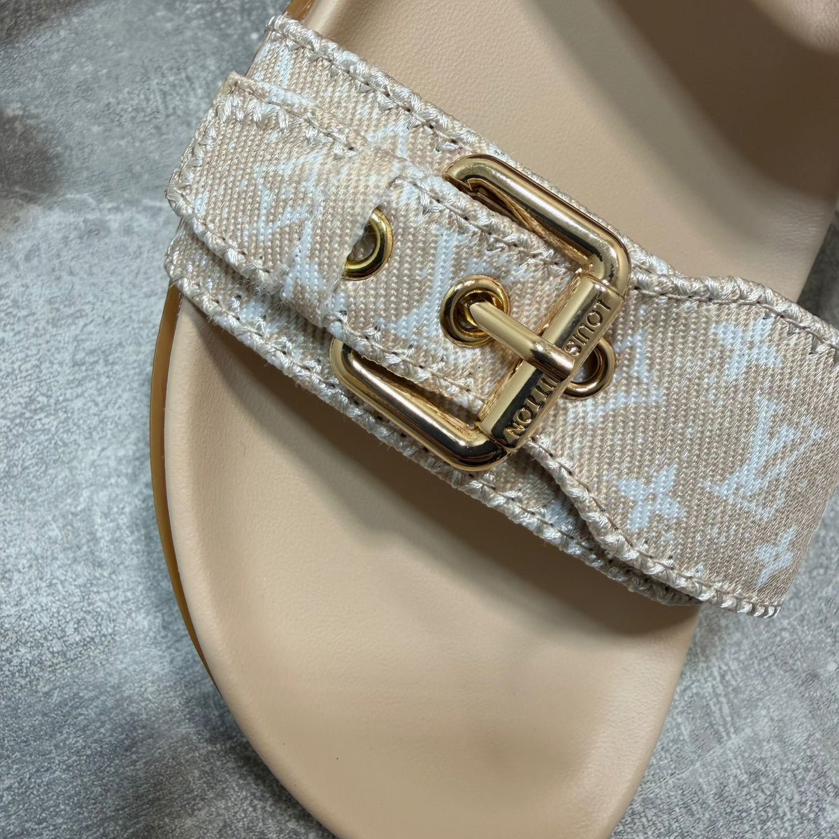 LV Slides Women image 4