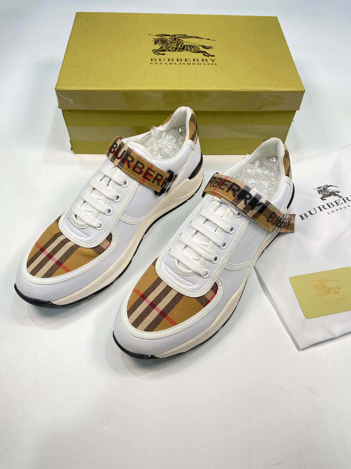 BURB RUNNER WHITE image 6