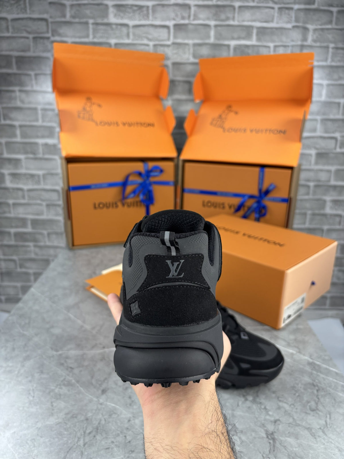 LV SNEAK image 4