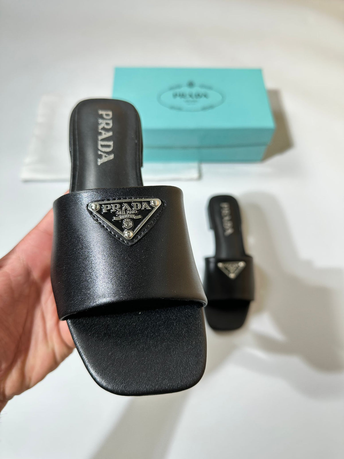 PDA BLACK SLIDES image 2