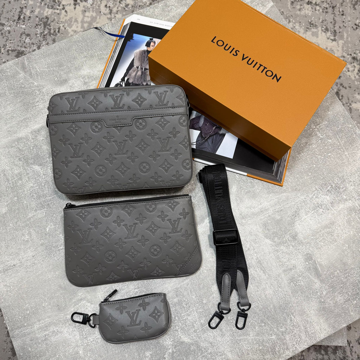 LV Messenger Grey image 1